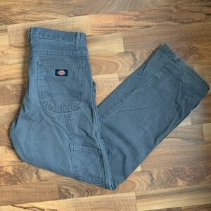 Dickies carpenter pants.